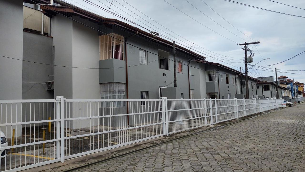 Apartamento Ubatuba - Praia Grande - 250M Da Praia Zewnętrze zdjęcie