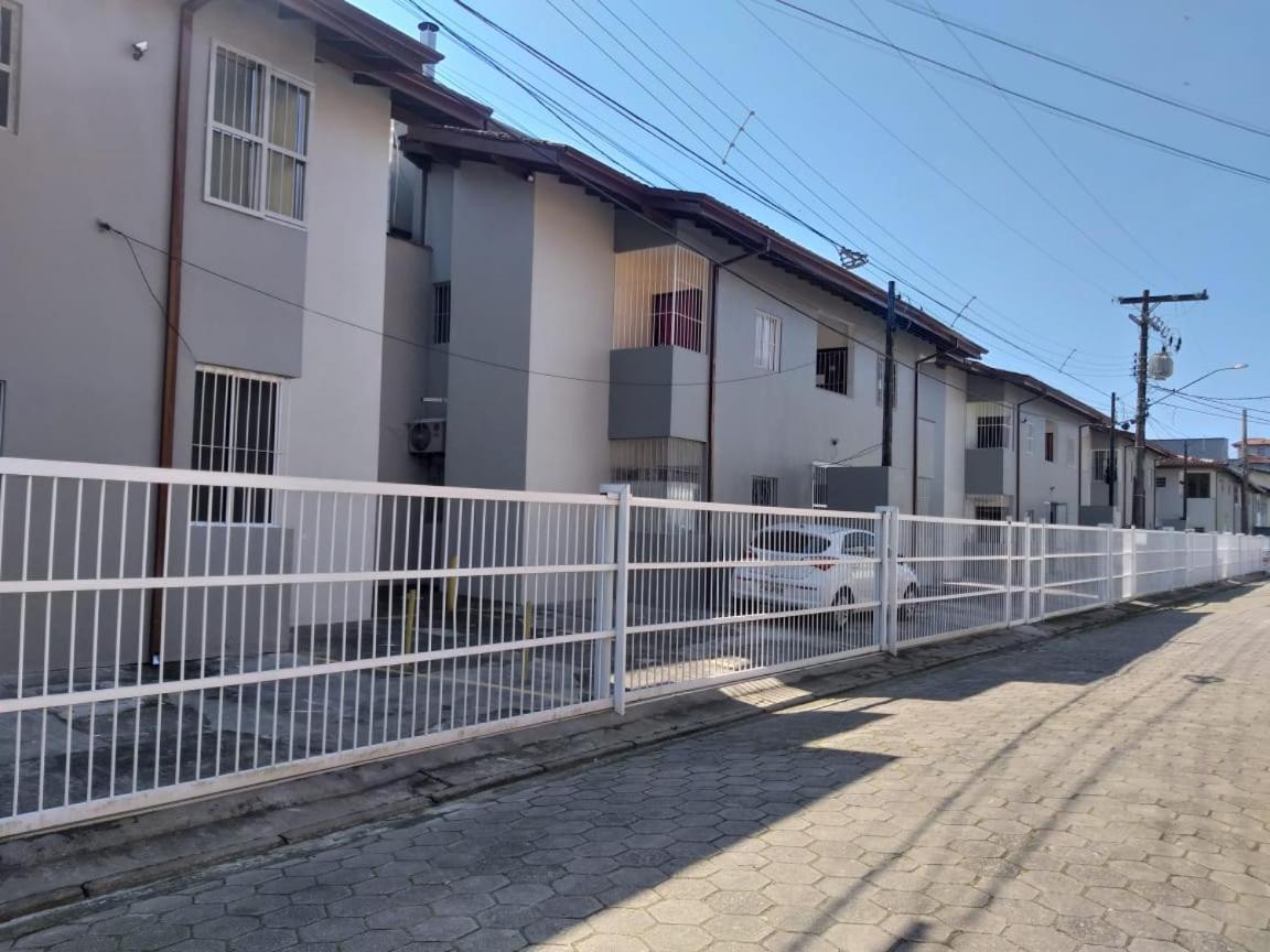 Apartamento Ubatuba - Praia Grande - 250M Da Praia Zewnętrze zdjęcie